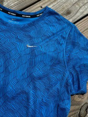 Nike Running Dri Fit Tee Womens XL Blue Wave Print Athleisure Core 3144